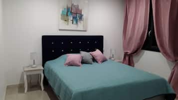 4 bedrooms, iron/ironing board, WiFi