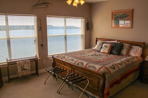 3 bedrooms, iron/ironing board, free WiFi, bed sheets - Exceptional Tablerock Direct Lakefront. Stunning Views & Breathtaking Sunsets!! (Hollister)