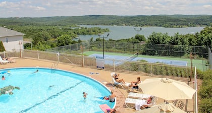 Exceptional Tablerock Direct Lakefront. Stunning Views & Breathtaking Sunsets!!