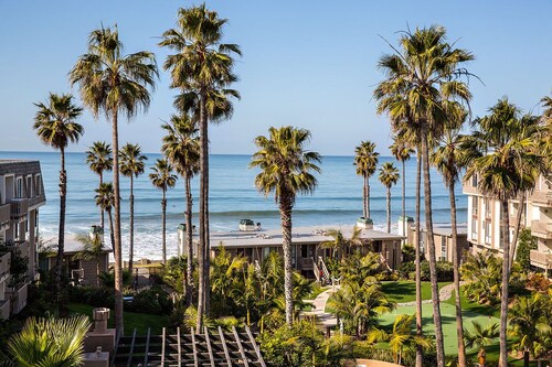 Newly renovated - Direct Ocean View - steps to Ocean