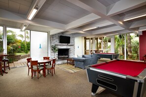 Spielezimmer