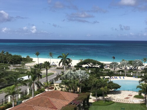 Luxe, Eagle Beach Front 2BR, Penthouse Private Roof Terrace