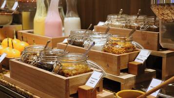 Free daily buffet breakfast