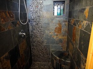 Hårtørrer, håndklæder, Sæbe, Shampoo