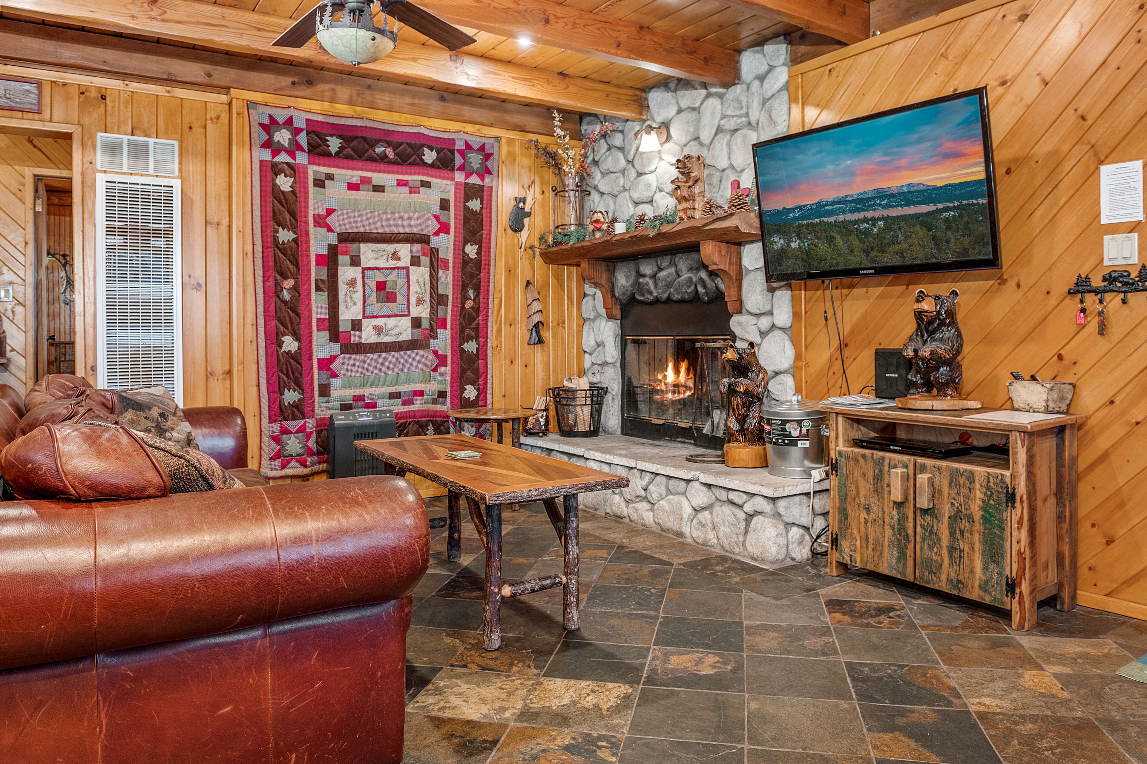 Smart TV, fireplace, Netflix, DVD player