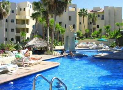2BR/2BA Cabo Condo, on Beach with Ocean and Pool Views