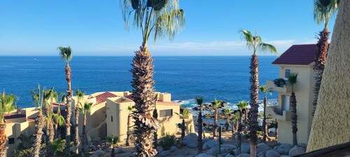 2BR/2BA Cabo Condo, on Beach with Ocean and Pool Views