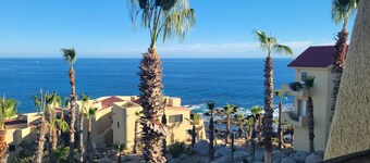 2BR/2BA Cabo Condo, on Beach with Ocean and Pool Views