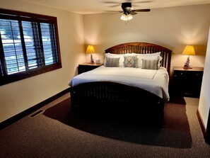 4 soverom, strykejern/-brett, wi-fi og sengetøy