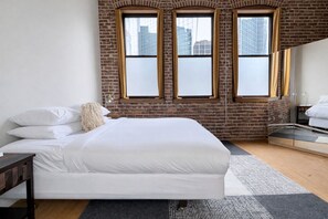 2 bedrooms, iron/ironing board, Internet, bed sheets