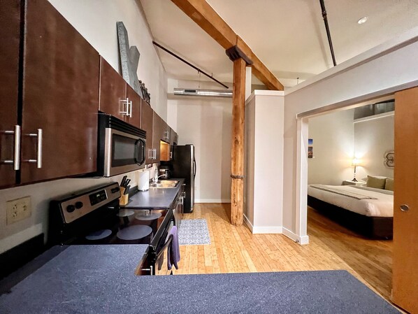 Fridge, microwave, oven, stovetop