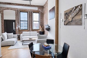 Interior - Downtown Music City Loft living! ~Steps to the Ryman and Broadway. (Nashville)