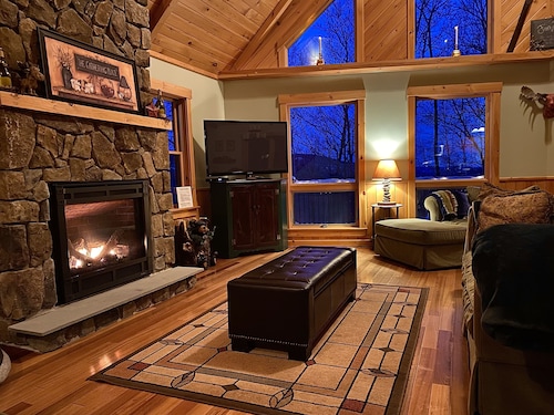 True North at Sunday River-Powder Ridge-4miles to Mtn. New Air Conditioning !!