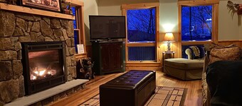 True North at Sunday River-Powder Ridge-4miles to Mtn. New Air Conditioning !!