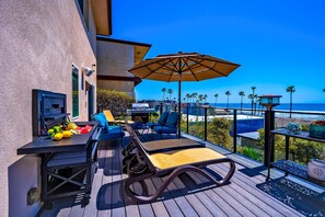 Property grounds - Upscale Steps-to-the-Beach Home.  Awesome Front Ocean Views.  Stunning Home! (Oceanside)