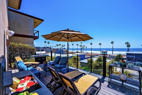Upscale Steps-to-the-Beach Home.  Awesome Front Ocean Views.  Stunning Home!