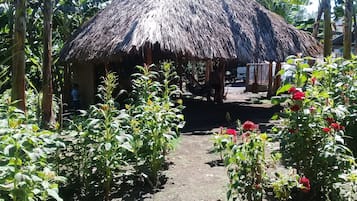 Desayuno con opciones de la cocina local todos los días (con cargo)