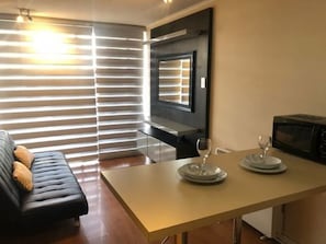Family Apartment, 1 Queen Bed, Private Bathroom | Living area