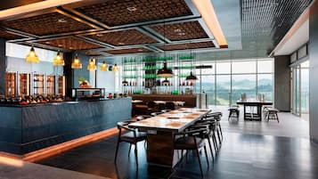 6 Restaurants, Frühstück, Mittagessen, Abendessen, internationale Küche