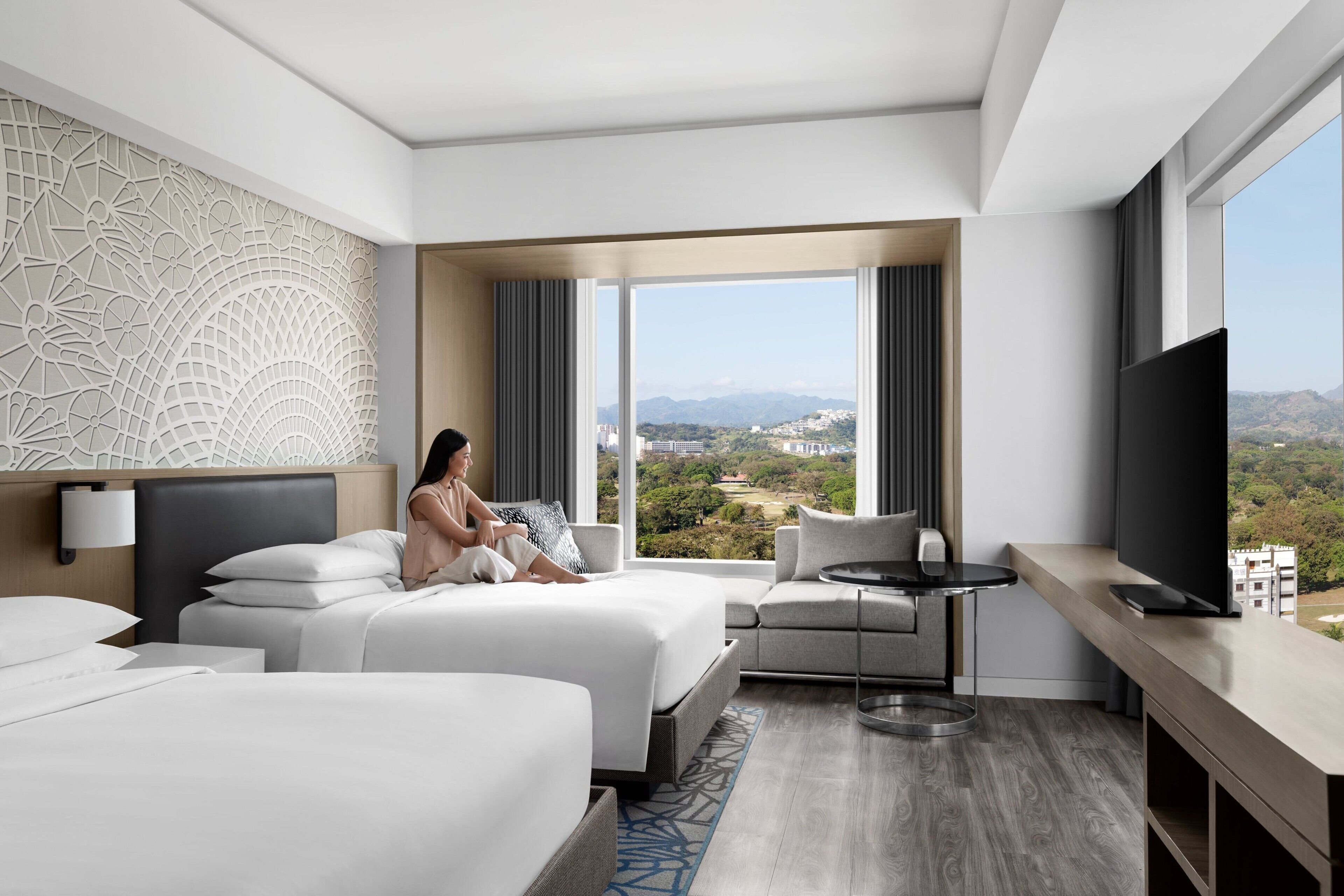 Minibar, in-room safe, desk, iron/ironing board