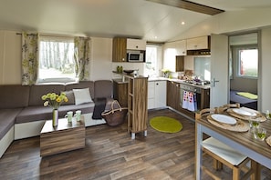 Familiehusvogn (6-8 people) | Oppholdsområde | Flatskjerm-TV