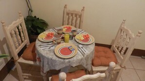 Unclassified image, 2 of 4, button - La Casita de Gloria (Antigua Guatemala)