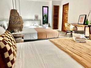 Habitación triple Deluxe | 1 dormitorio, sistema de insonorización, wifi gratis y ropa de cama