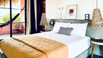 Deluxe Room | Soundproofing, free WiFi, bed sheets