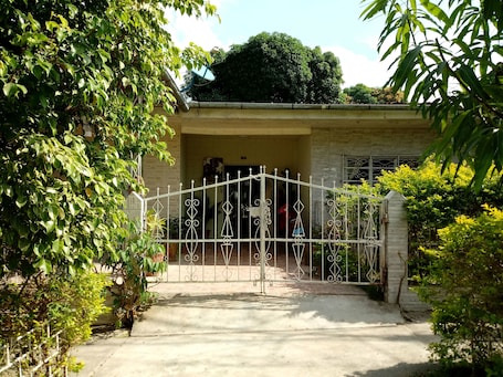 Entrada de la propiedad
