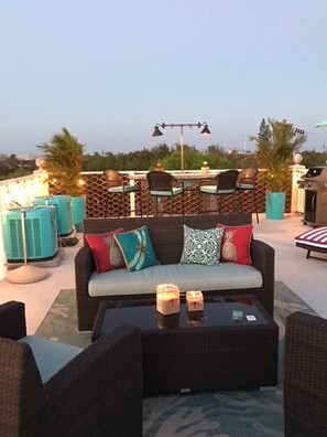 تناول الطعام بالخارج