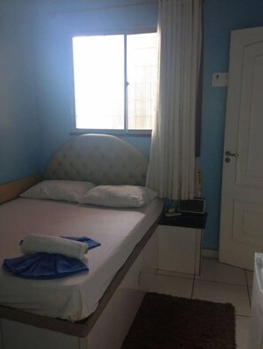 Basic Double Room, 1 Double Bed, Non Smoking | Blackout drapes, iron/ironing board, free WiFi, bed sheets - Hotel Roma (Manaus)