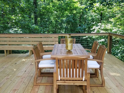 Lost River WV-Relaxing 3br/2bath farmhouse-dog friendly-  treetop deck-workspace