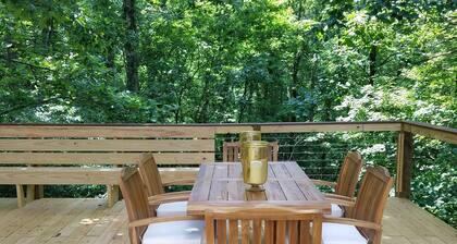 Lost River WV-Relaxing 3br/2bath farmhouse-dog friendly- treetop deck-workspace