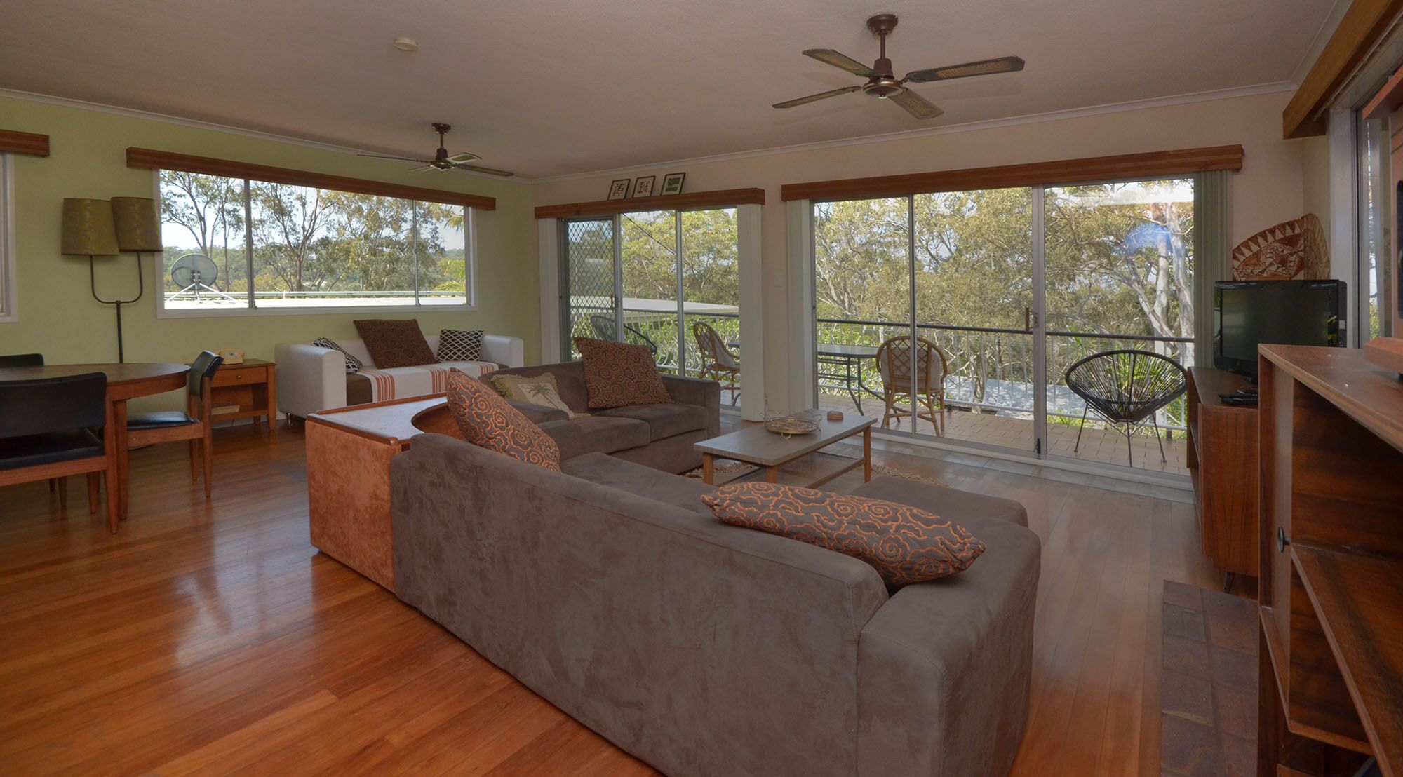 A house with a view and a seabreeze - a home in the trees where the birds sing! — image 22