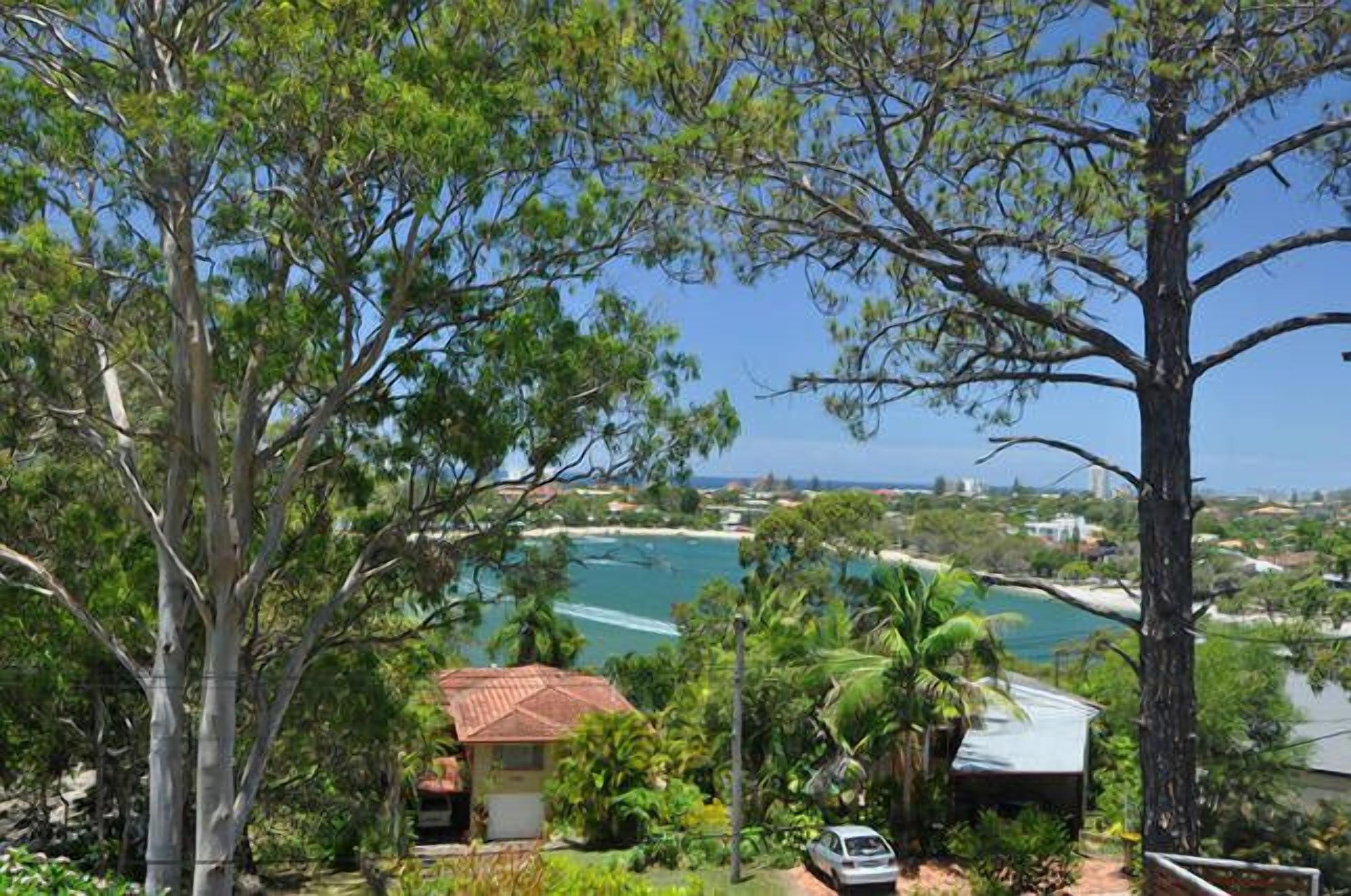 A house with a view and a seabreeze - a home in the trees where the birds sing! — image 12