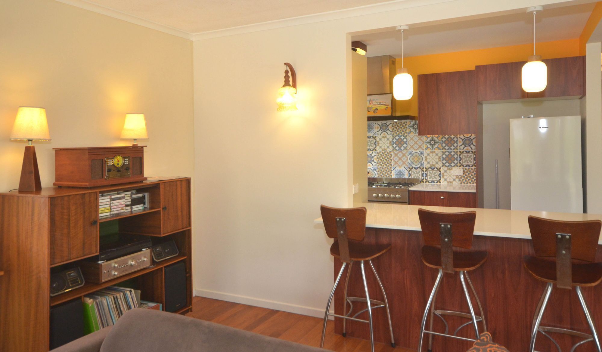 A house with a view and a seabreeze - a home in the trees where the birds sing! — image 5