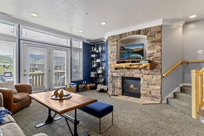 Smart TV, fireplace, DVD player, table football