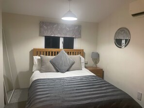 2 habitaciones, tabla de planchar con plancha y wifi gratis