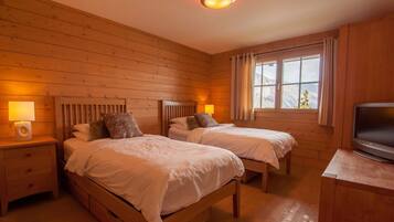 5 slaapkamers, een strijkplank/strijkijzer, gratis wifi, beddengoed