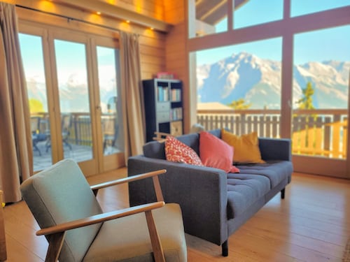 Atemberaubendes Schweizer Ski-Chalet mit atemberaubendem Blick, ideal für Sommer oder Winter