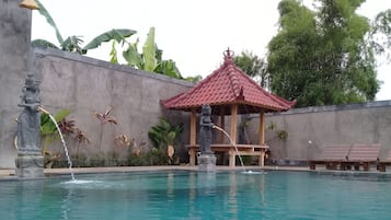 Udendørs pool, liggestole