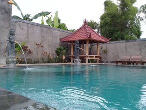 Outdoor pool, pool loungers