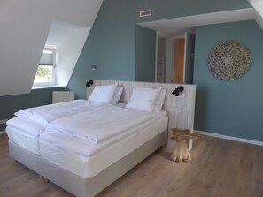 5 chambres, fer et planche à repasser, Wi-Fi, draps fournis