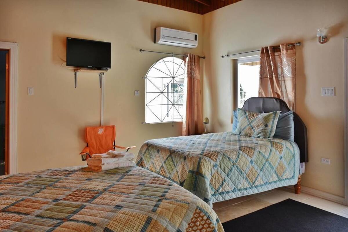 Comfort Double or Twin Room, 2 Twin Beds | Free WiFi, bed sheets