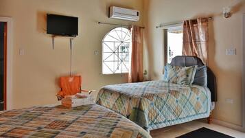 舒適雙人或雙床房, 2 張單人床 | 免費 Wi-Fi、床單