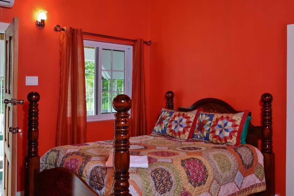 Comfort Double Room, 1 Queen Bed | Bathroom | Towels