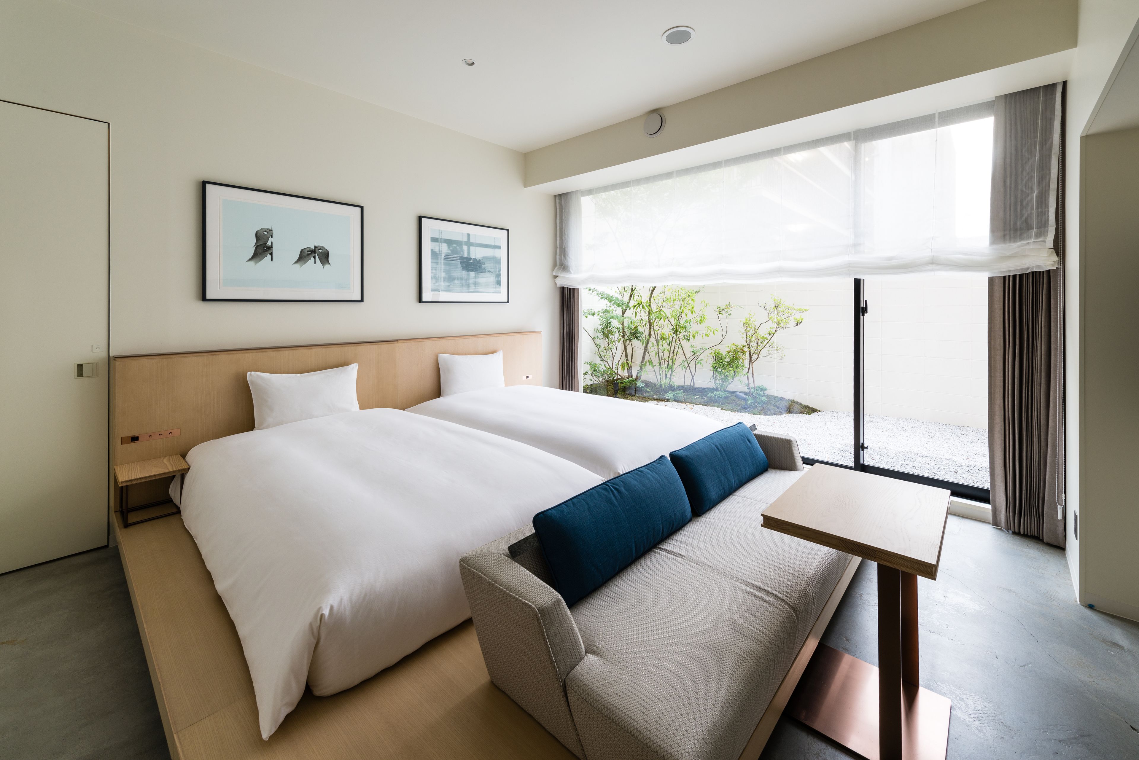 south wing garden view twin room (30 square meters) | desk, blackout curtains, iron/ironing board, free wifi