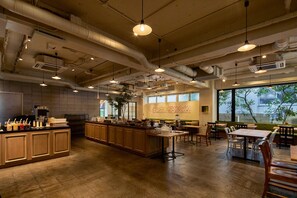 Dagelijks ontbijtbuffet (JPY 2000 per persoon)