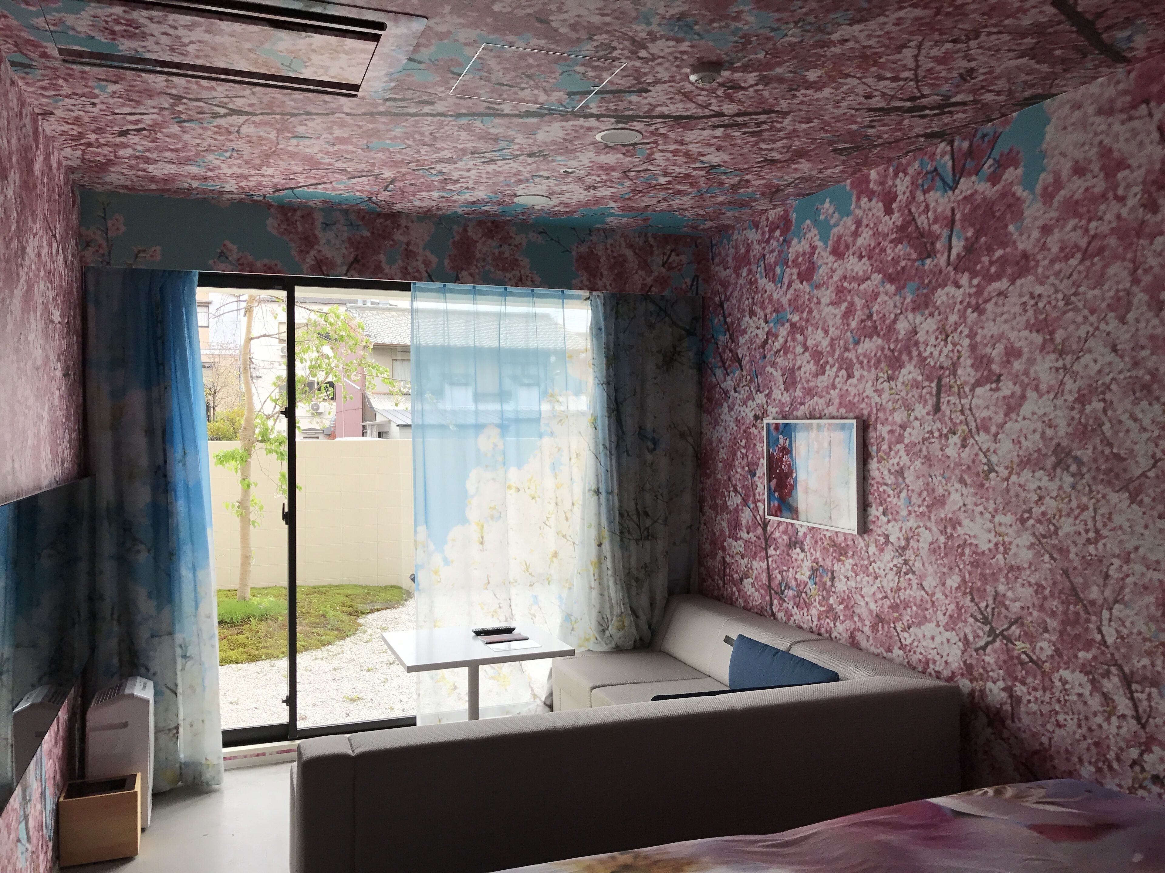 photographer and film director mika ninagawa twin room with cypress wood bathtub | view from room