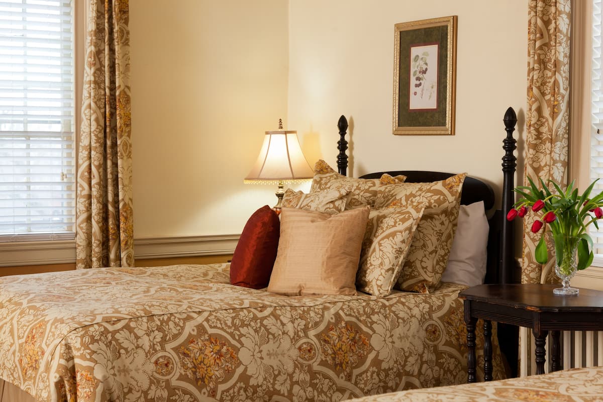 Mr. Jefferson's Suite | Individually decorated, individually furnished, free WiFi, bed sheets
